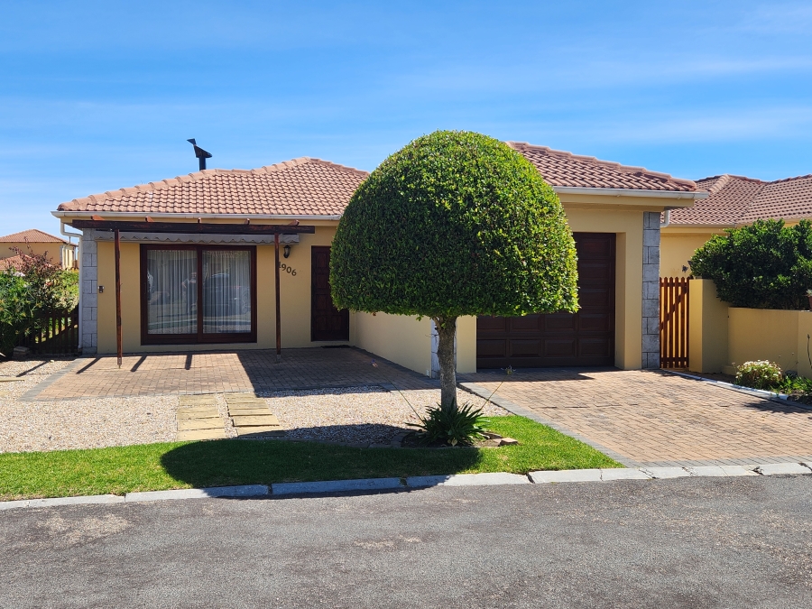 3 Bedroom Property for Sale in Sandbaai Western Cape